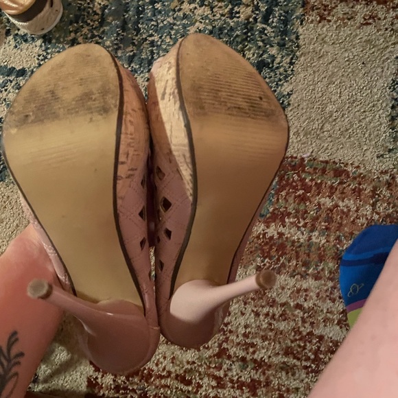 Privilege size 6 heels - Picture 3 of 3